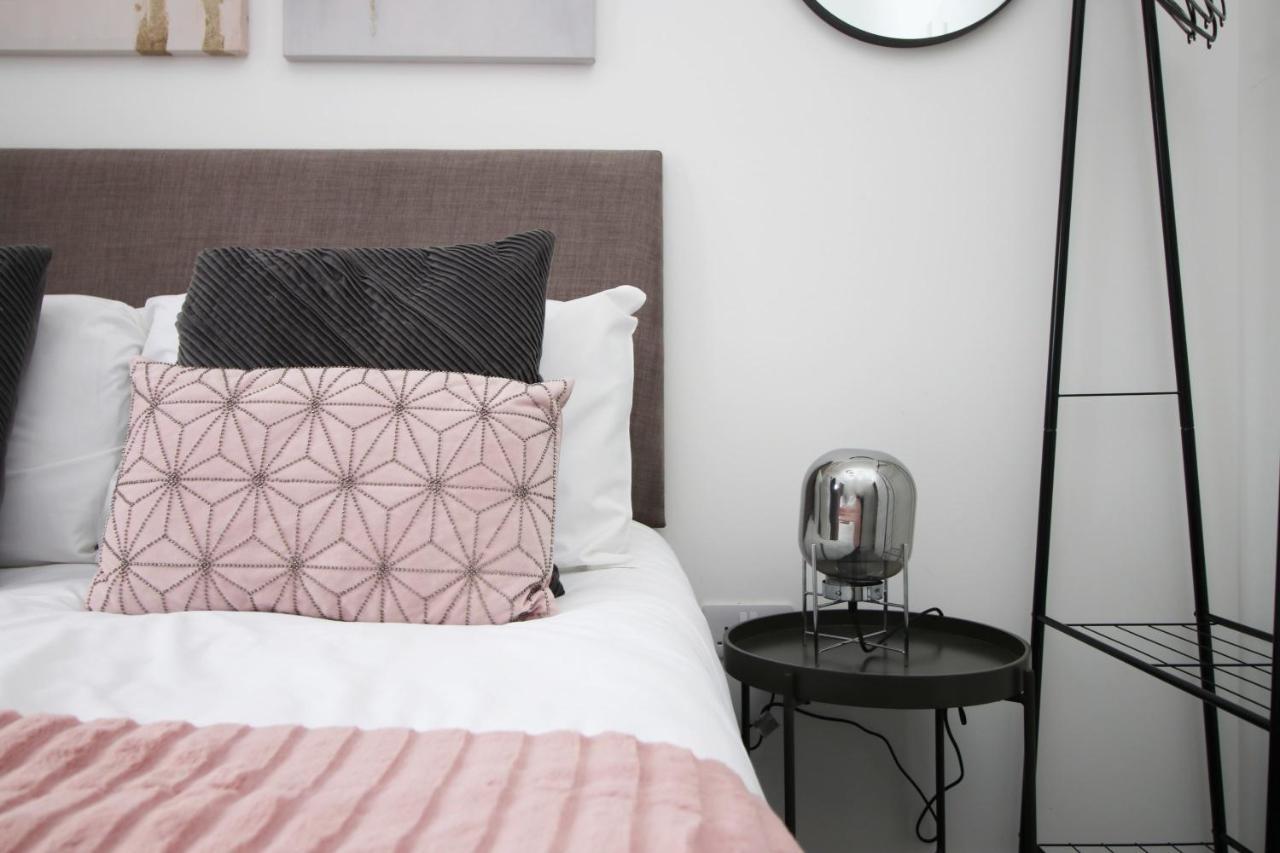 Beachview By Mia Living Close To Beach, Free Parking, Modern 2 Bedroom Apartment Barry Bagian luar foto